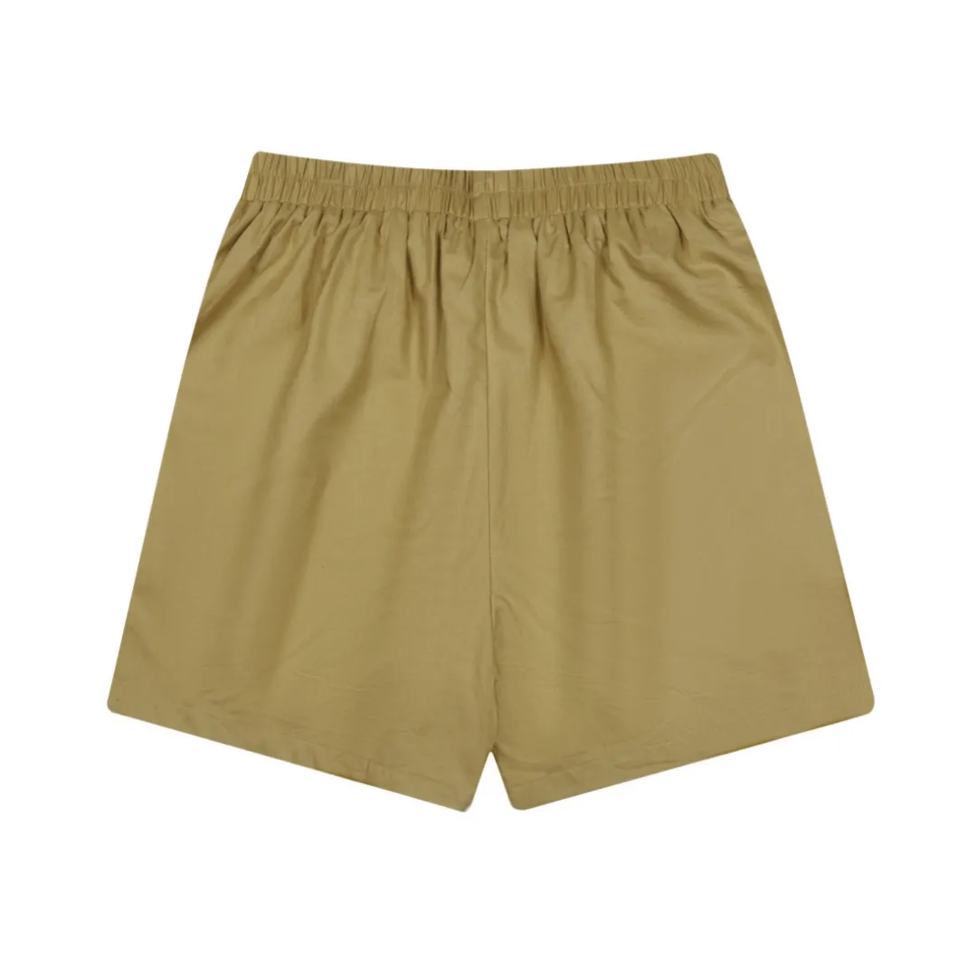 P210 White background picture [High-end quality] Style number: 25052# Color: Navy blue/off-white/light khaki/ice blue/dark khaki Size: S to XL - Ralph Lauren/Ralph Lauren 25SS Summer hot item high-quality lazy old money style linen couple style five-point shorts - originality restoration 105% cotton blended bamboo linen on the face Super soft nylon elastic in the same color ✅ - 100% restored workmanship Short five-point version, double-layered inside and outside to prevent exposure, double stitching to cover the independent waistband ✅ - Professional washing before the car, the texture of the fabric is tight and soft ✅ - RL/Ralph Lauren linen shorts are simply a summer savior. The linen material allows every pore to breathe freely, say goodbye to sticky heat. Walking on the road, the wind blows, and the heat all over the body is instantly smoothed away. The bamboo texture is natural and unique, simple and pure texture, full of laziness and old money style.